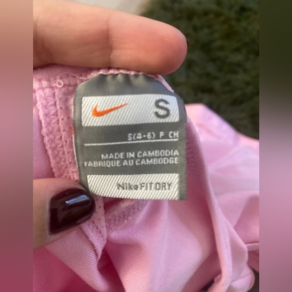 Pink Nike tank top - Picture 2 of 3